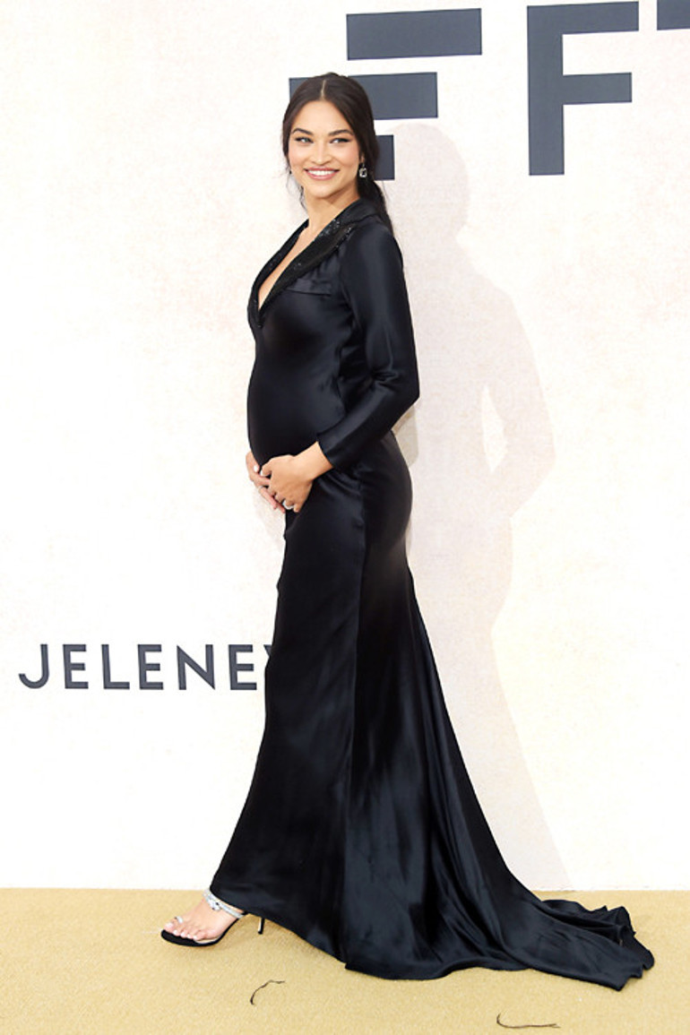 Olaylı elbiseyi bu sefer de o giydi