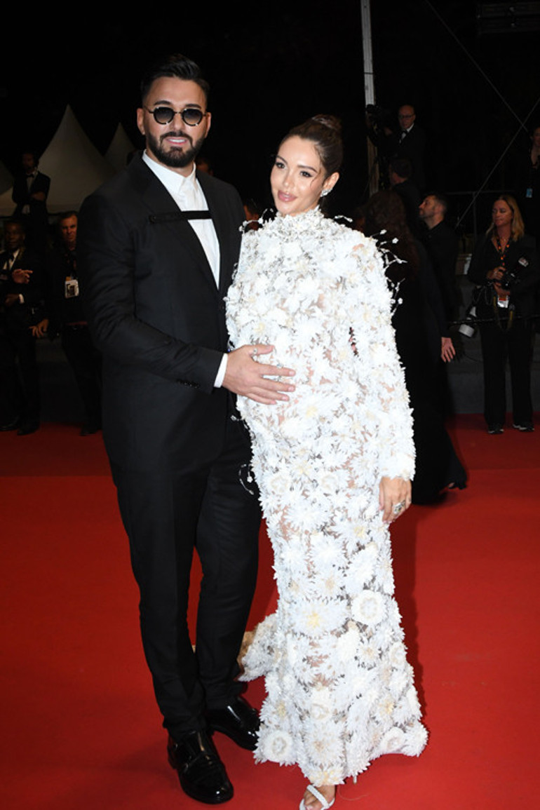 Bir değil iki kişilik kırmızı halı: 75inci Cannes Film Festivalinde karnı burnunda yıldızlar geçidi