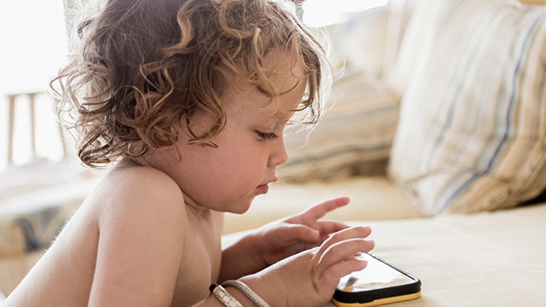 BİR SORUDAN FAZLASI | Anne bana telefon alır mısın