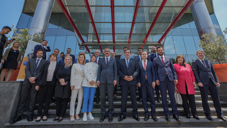Demirören Medya Lisesi açıldı... Milli Eğitim Bakanı Özer: Tarihi bir gün