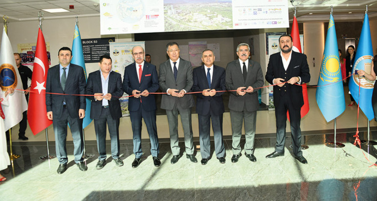 3 milyon fazla olsun ama kırmızı olsun