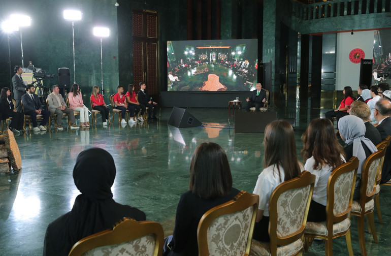 Son dakika: Dünya Tütünsüz Günü programı... Cumhurbaşkanı Erdoğanın gençlik buluşmasına damga vuran sözler