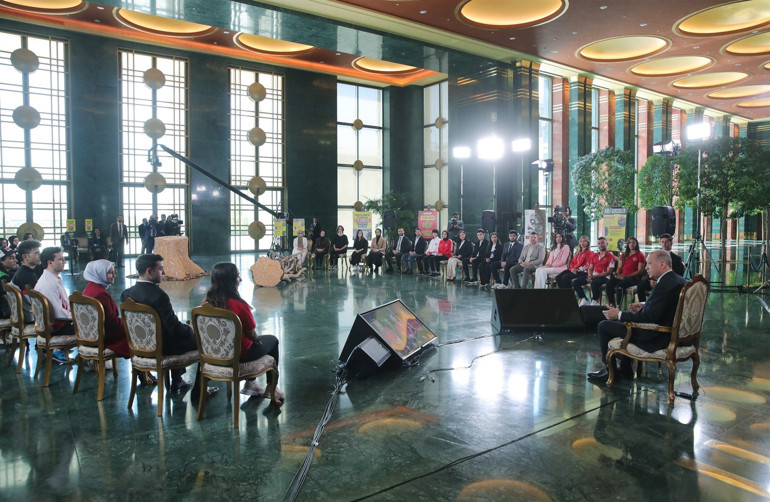 Son dakika: Dünya Tütünsüz Günü programı... Cumhurbaşkanı Erdoğanın gençlik buluşmasına damga vuran sözler