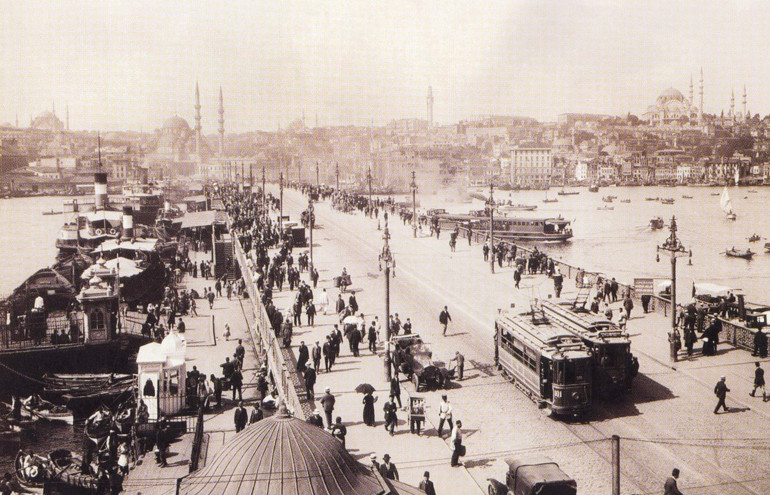 Namus işçisi yani şairdi