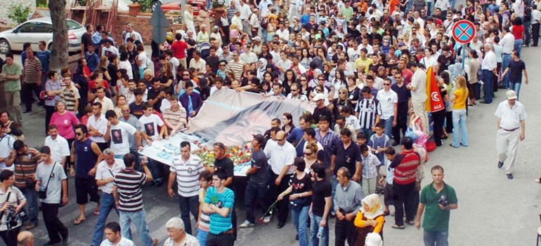 Aslı Bekiroğlunun Barış Akarsu açıklaması tepki çekmişti... O projeden ayrıldı