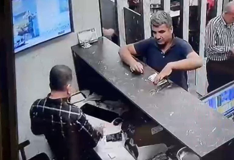 Müşterisine yanlışlıkla bin euro fazla verdi Geri gelmesini istiyoruz