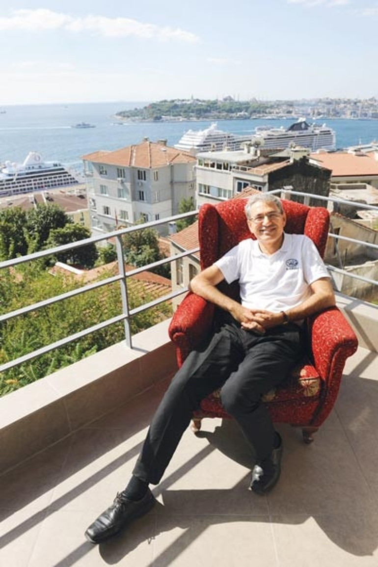 Orhan Pamuk’un deprem korkusu yıkım kararı getirdi