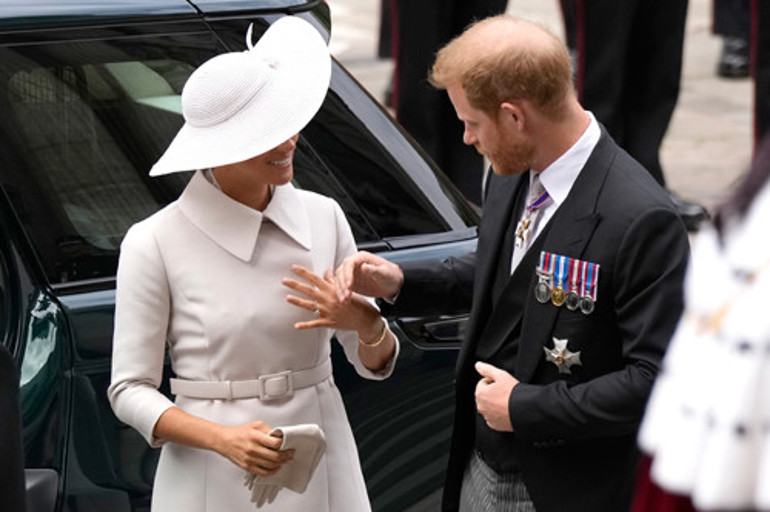 Harry ile Meghan iki yıl sonra ilk kez: Gittikleri gibi döndüler