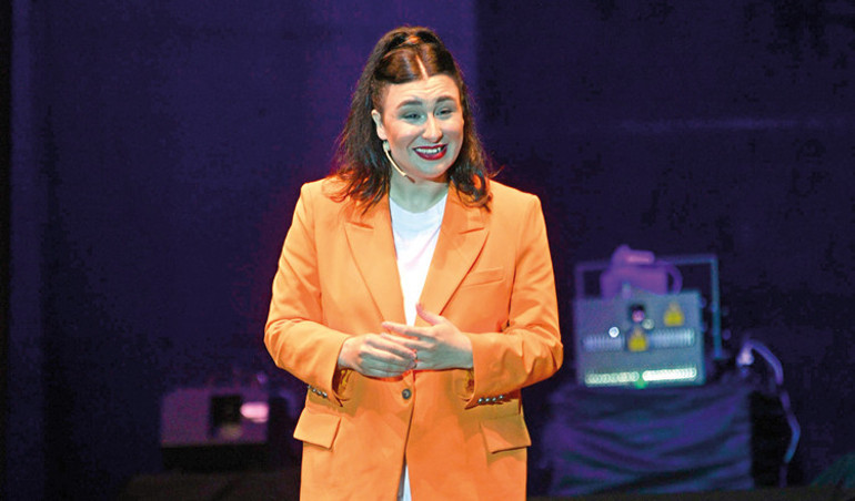 Sinem Kobal ile Kenan İmirzalıoğlunun kızları hastanede tedavi görüyordu... Minik Leyla iyileşiyor