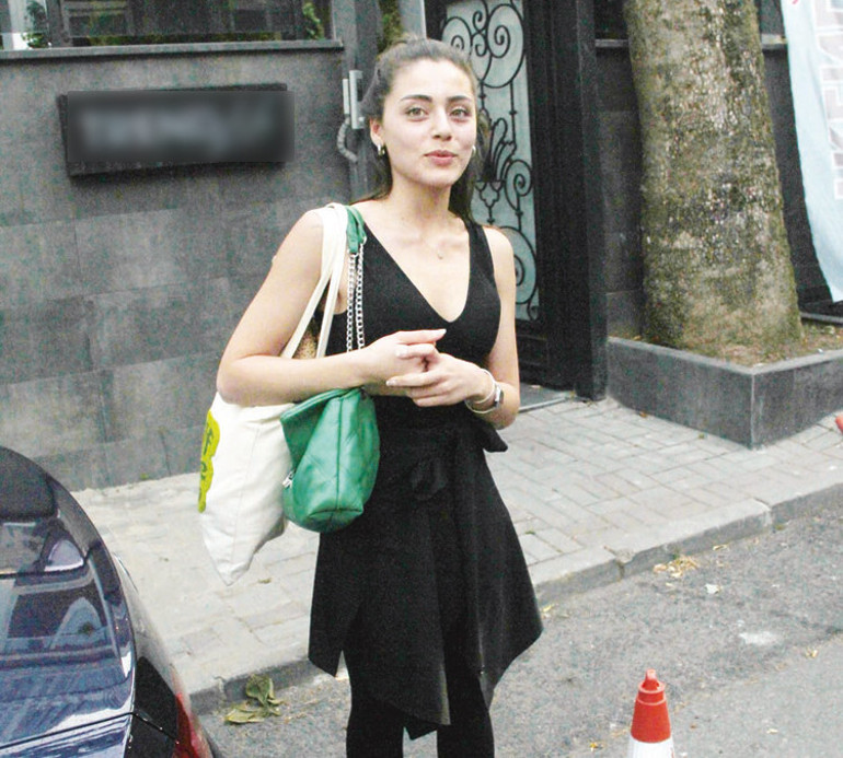 Sıla Türkoğlu ve Halit Özgür Sarının panik anları