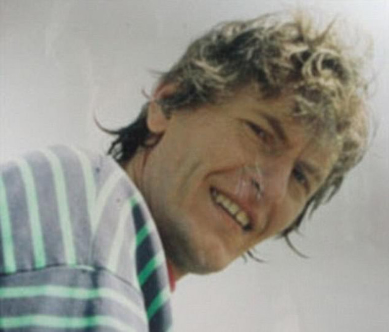 11 yıl önce sırra kadem basmıştı Öldü sandığı kocasından mesaj aldı…