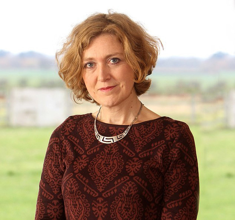 11 yıl önce sırra kadem basmıştı Öldü sandığı kocasından mesaj aldı…