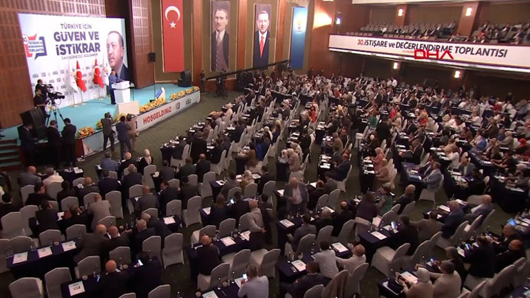 AK Parti Kızılcahamam Kampı... Cumhurbaşkanı Erdoğandan çiftçi ve memurlara iki ayrı müjde