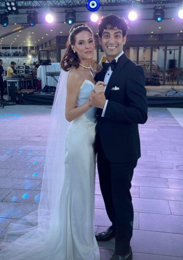 Oyuncu Özgün Aydın ve Dilan Saltık evlendi