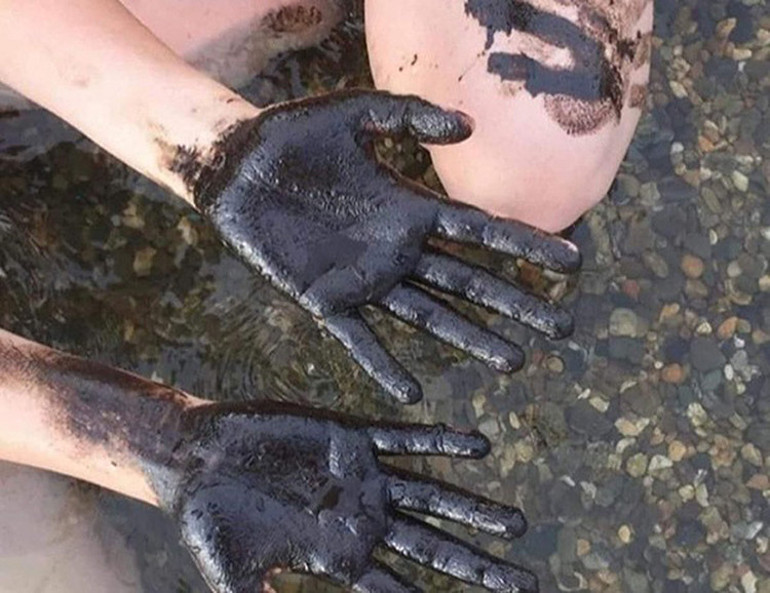 Antalya sahillerinde kirlilik alarmı Gece katılaşıyor, gündüz sıvıya dönüyor