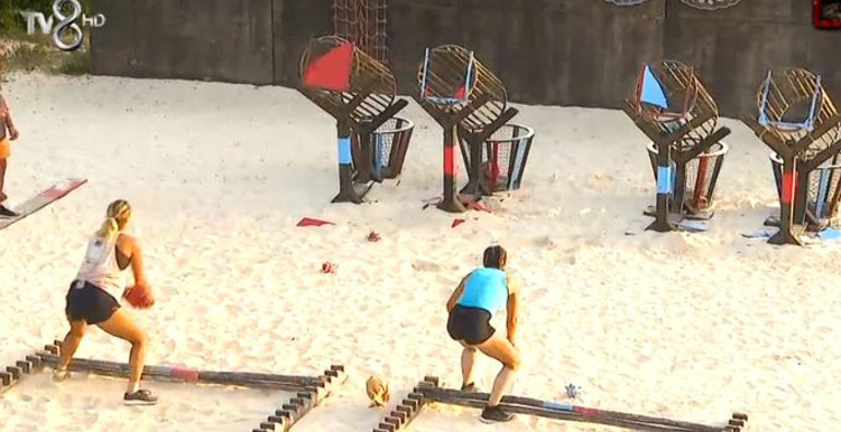 SURVİVORDA KİM ELENDİ, SURVİVORDAN KİM GİTTİ Evrim, Anıl, Nisa ve Hikmetin SMS oyları belli oldu İşte dün gece Survivora veda eden isim