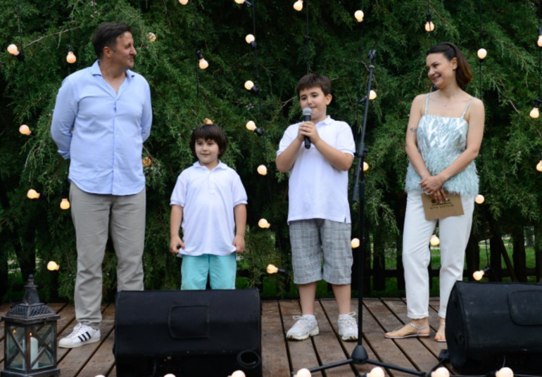 Tarladan tabağa Ünlü isim çiftlik kurdu...