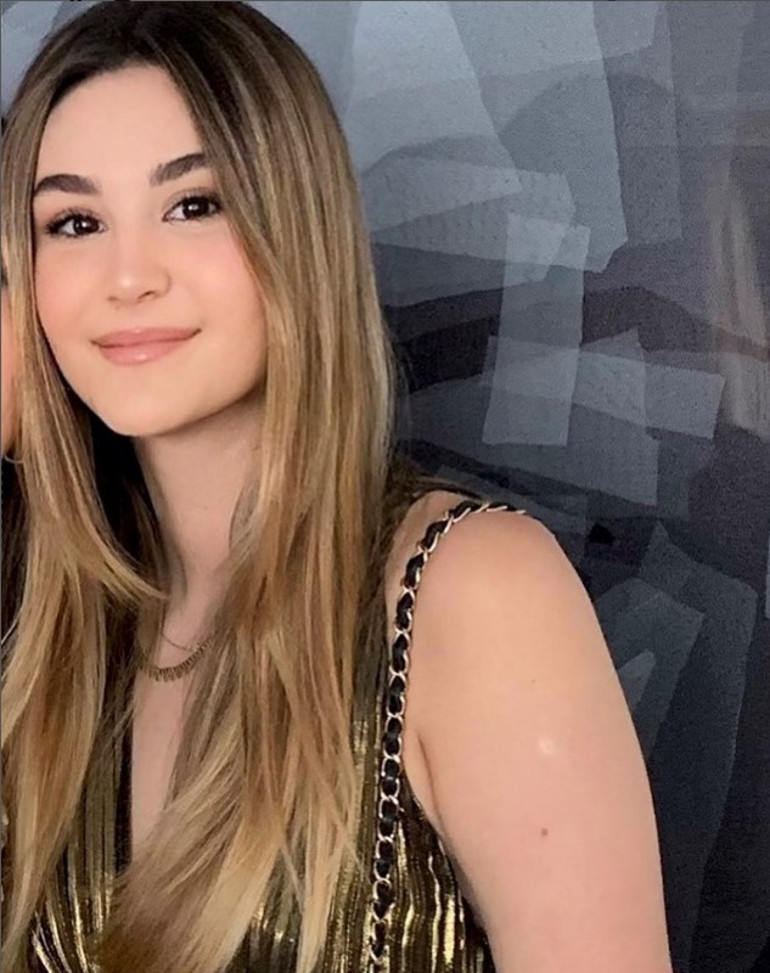 Ünlü oyuncudan  17 günlük oğlu ile ilk poz