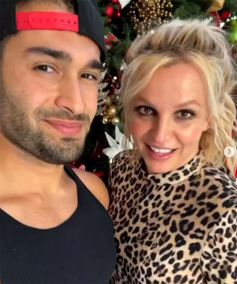 Eski eşi, ünlü şarkıcının düğününü bastı: O benim ilk ve tek eşim