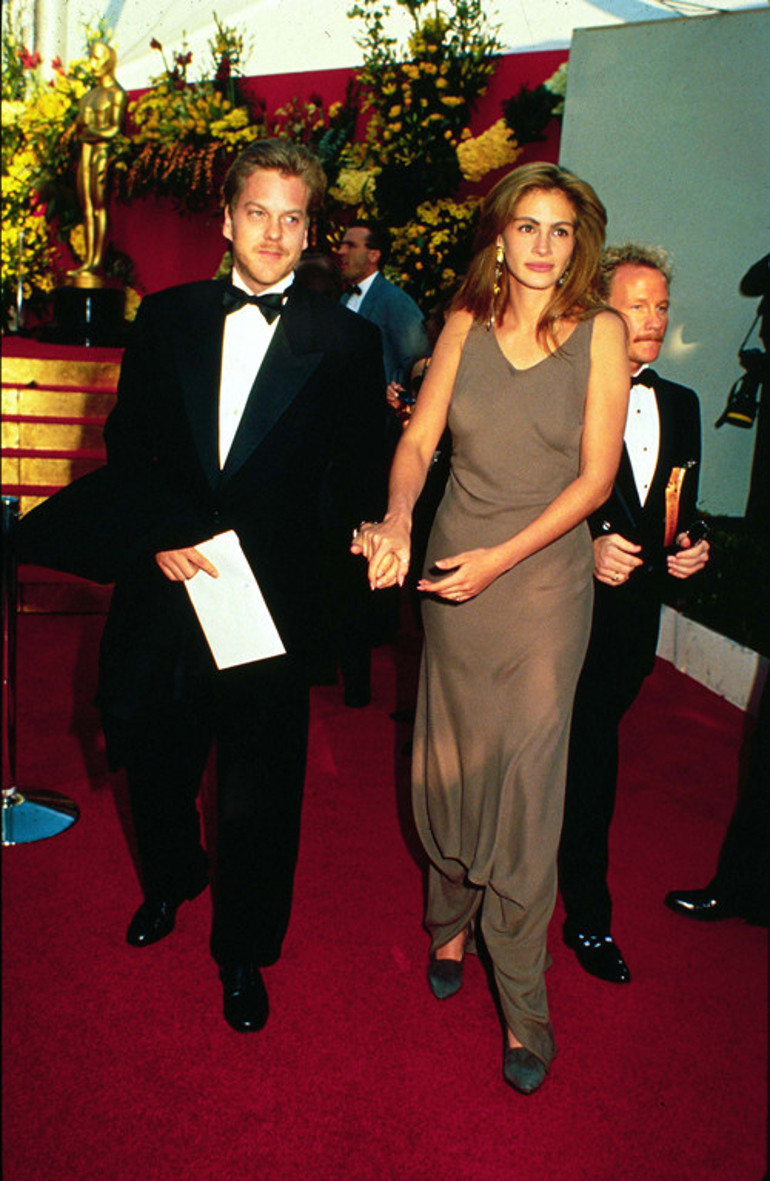 Eski eşi, ünlü şarkıcının düğününü bastı: O benim ilk ve tek eşim