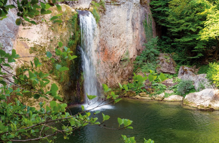Dağların arasında doğanın kucağında