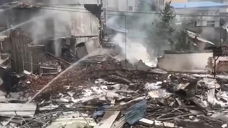 Çin’de büyük panik Savaş jeti evlerin üzerine düştü