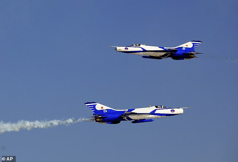 Çin’de büyük panik Savaş jeti evlerin üzerine düştü