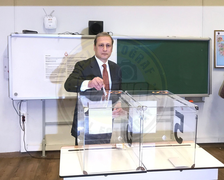 Son Dakika: Galatasarayın yeni başkanı Dursun Özbek oldu Sonuçların ardından ilk açıklama...