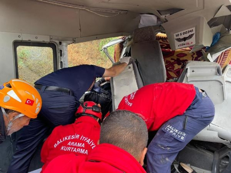 Balıkesirde katliam gibi kaza 8 kişi hayatını kaybetti, 10 kişi yaralandı