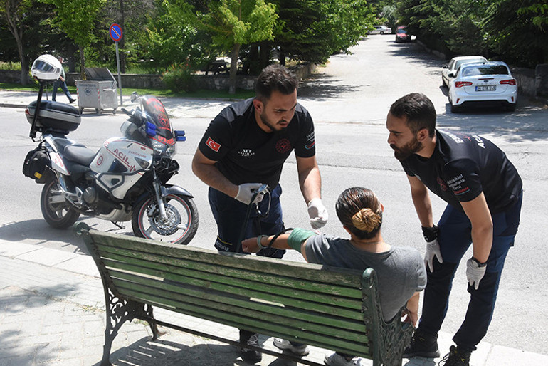 Türkiyenin tek motosikletli ATTsi Sabiha Sözer, vakalara 3 dakikada ulaşıyor