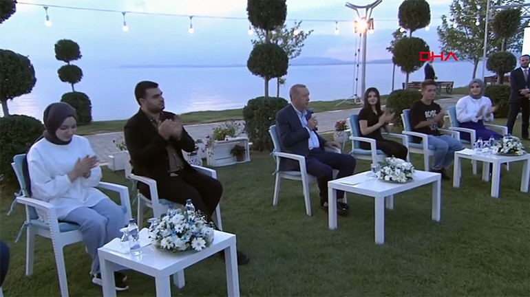 Cumhurbaşkanı Erdoğandan kritik mesajlar: Miçotakise tepki, Kılıçdaroğluna çağrı ve 6lı masa yorumu