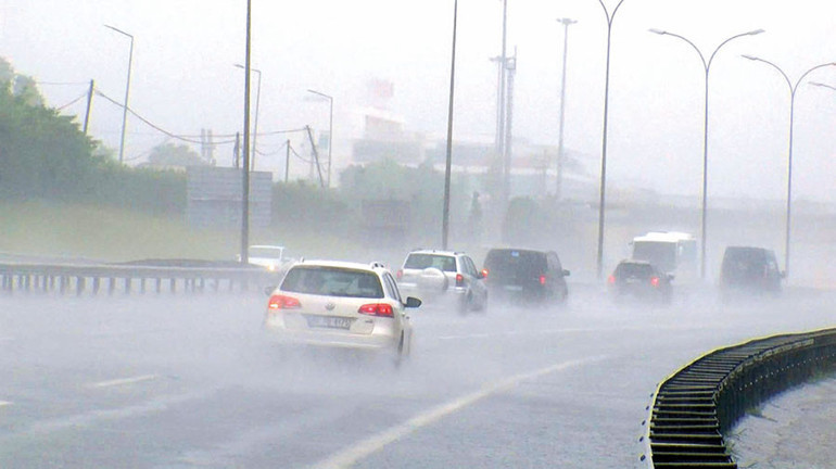 Ankara ve İstanbul dahil pek çok kentte şiddetli yağış... Yaz afeti Başkentte 3 kişi hayatını kaybetti