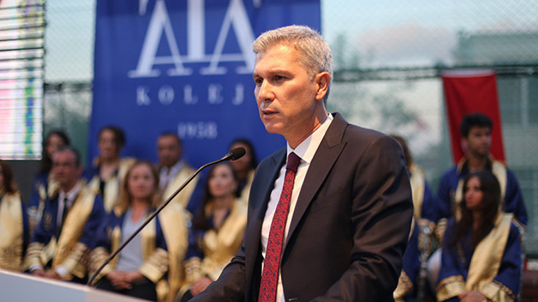 Ata Koleji 2021-2022 mezunlarını verdi