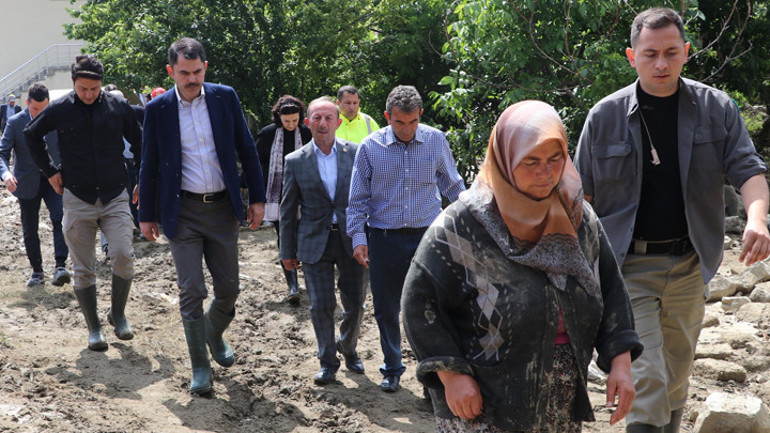 Ankara ve İstanbul dahil pek çok kentte şiddetli yağış... Yaz afeti Başkentte 3 kişi hayatını kaybetti