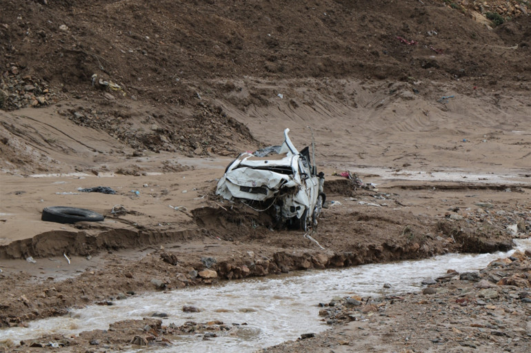 Ankara ve İstanbul dahil pek çok kentte şiddetli yağış... Yaz afeti Başkentte 3 kişi hayatını kaybetti