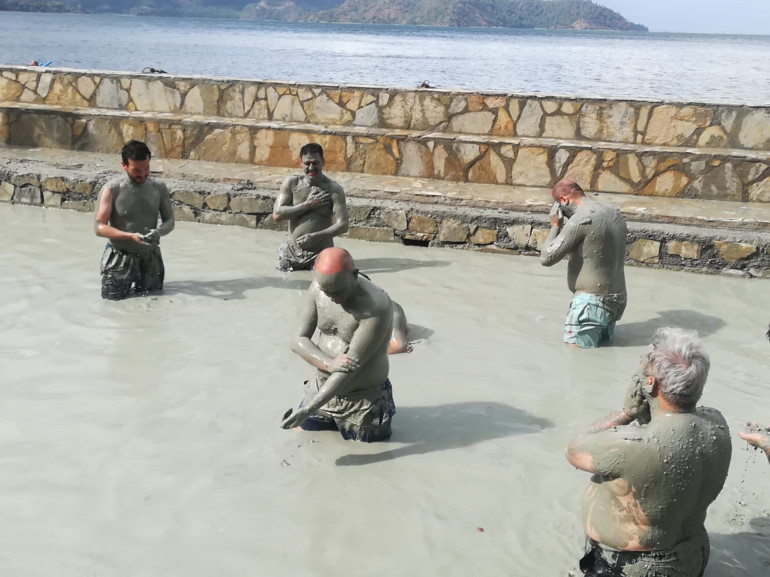 İngiliz geliyor siz de geliverin gari