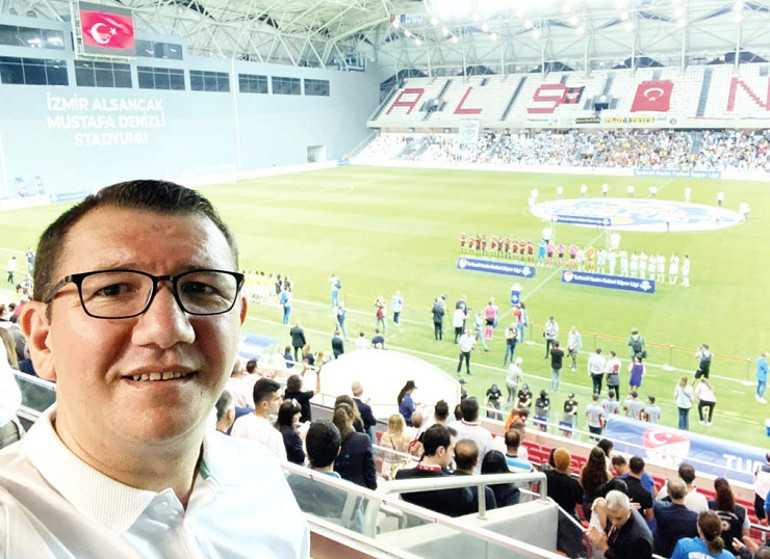 Kadın dediğin futbol mu oynarmış