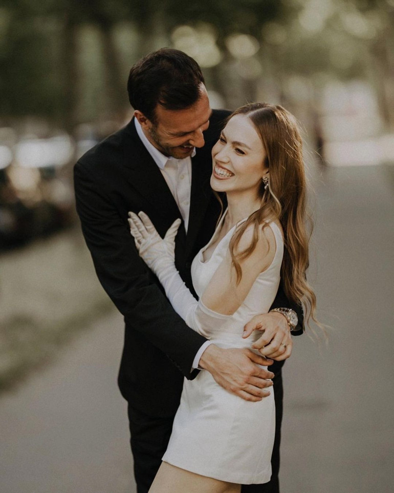 Duygu Özaslan ve Can Maxim Mutaf Pariste evlendi