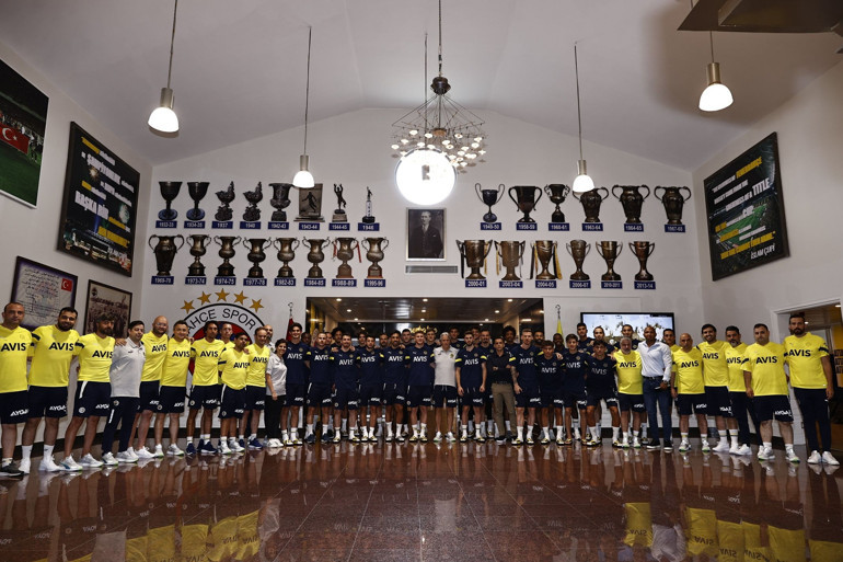 Son dakika: Fenerbahçede Jorge Jesus önderliğinde sezonun ilk idmanı Yeni transfer Lincoln Henrique, Ozan Tufan ve Mesut Özil...