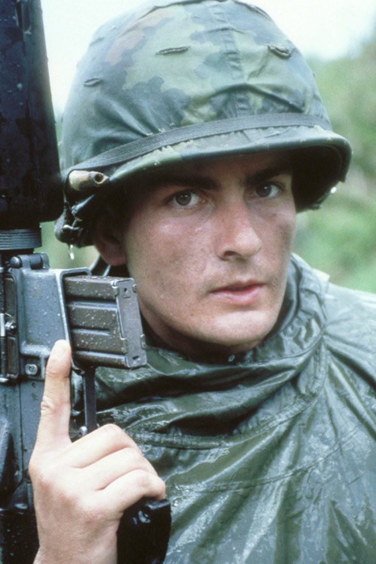 Önce kızı şimdi de kendisi: Ünlü oyuncu da erotik siteye üye oldu