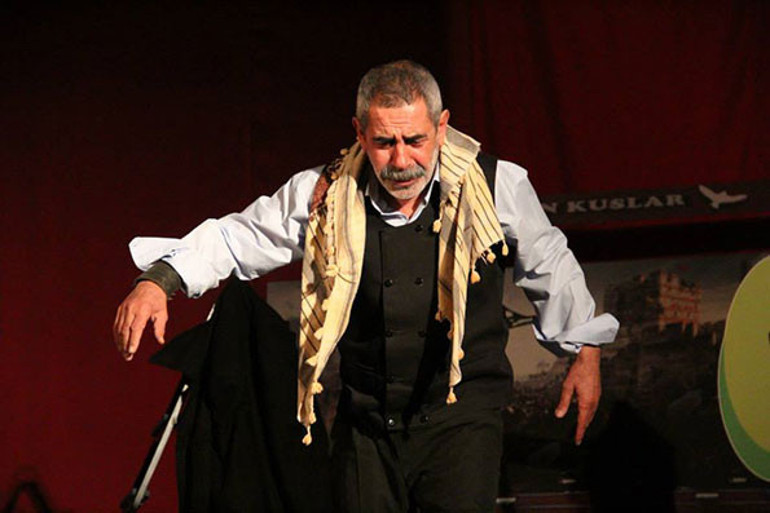 Sanatını çocuklara ve mahkumlara adadı