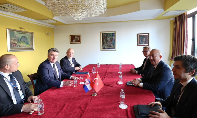 Son dakika: Dışişleri Bakanı Çavuşoğlu: Terör örgütü PKK, İsveçi rehin almış durumda
