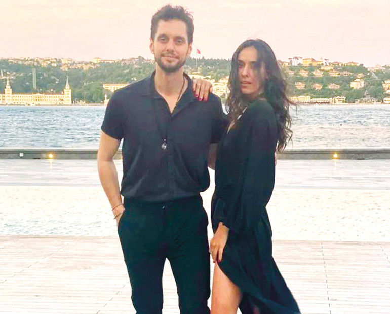 Kelebek Yazı partisi ünlüler geçidi