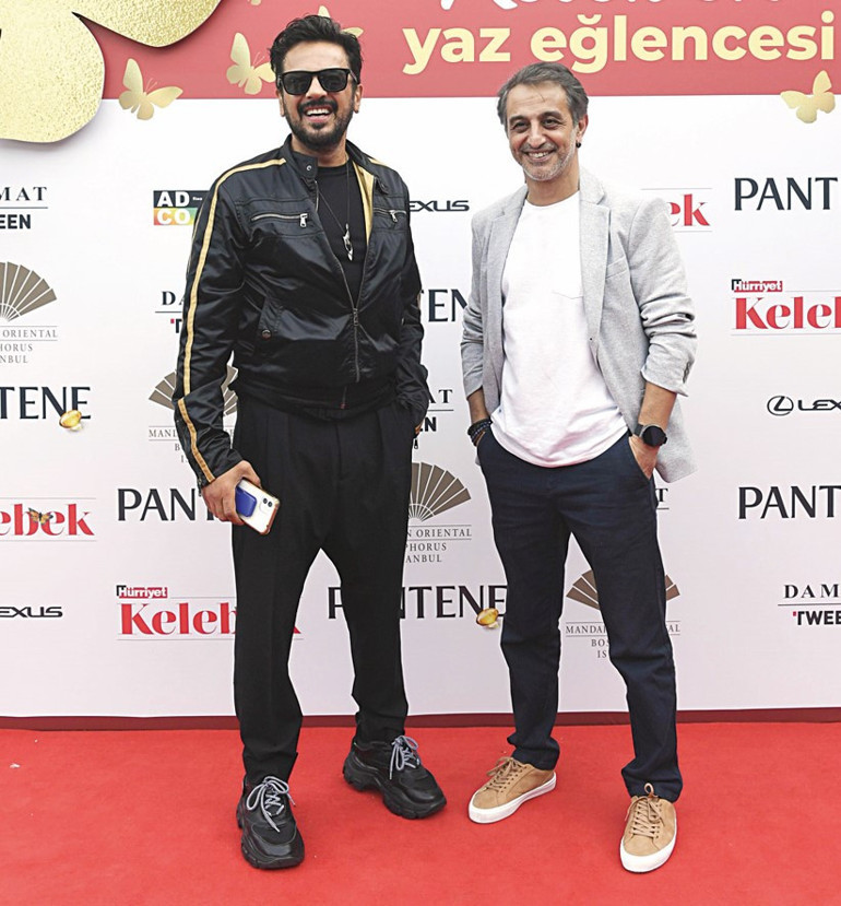 Kırmızı halıda yaz şıklığı