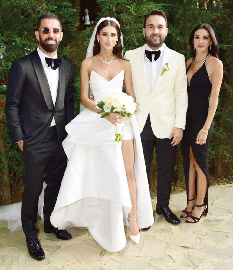 Okan Turan ile Katre Yırtıcı rüya gibi bir törenle evlendi
