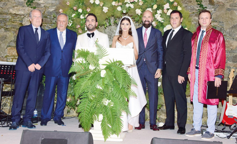 Okan Turan ile Katre Yırtıcı rüya gibi bir törenle evlendi