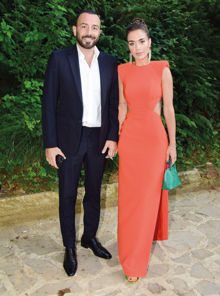 Okan Turan ile Katre Yırtıcı rüya gibi bir törenle evlendi