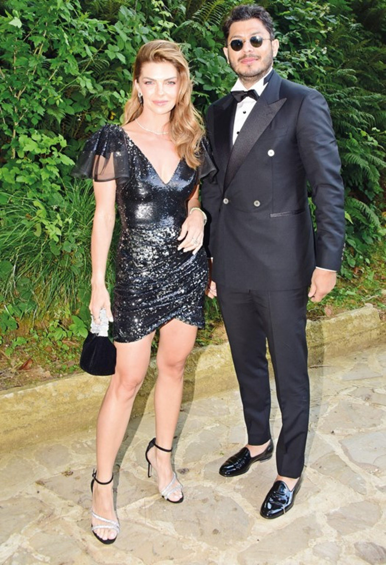 Okan Turan ile Katre Yırtıcı rüya gibi bir törenle evlendi