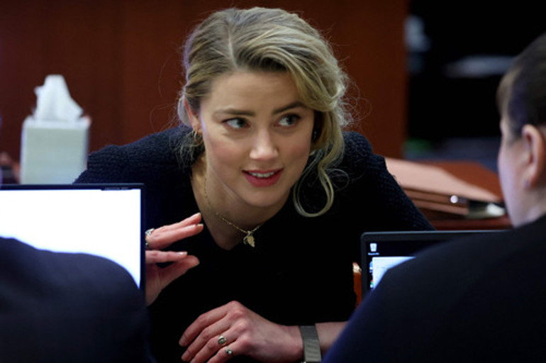 Amber Heard, beş kuruşu olmadığını kanıtlamak için bunu da yaptı