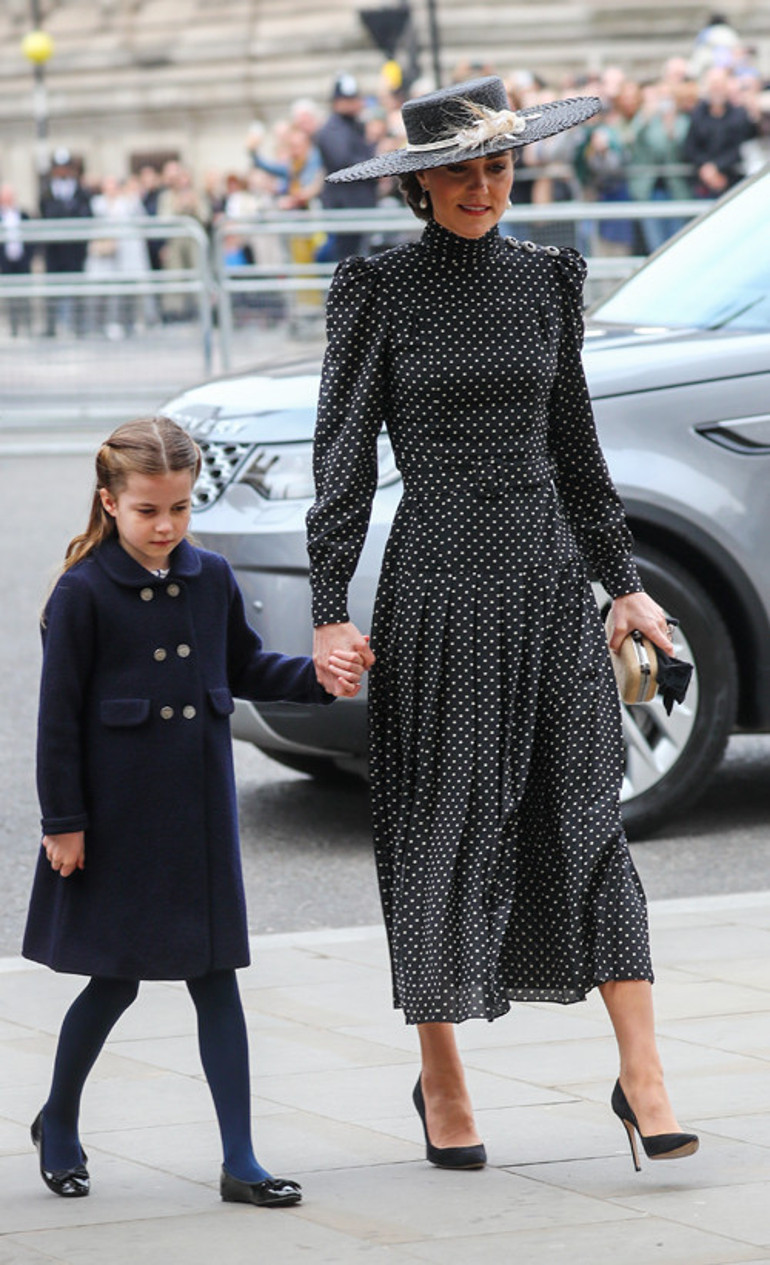 Katein sırrı Giyen her kadın güzellik abidesine dönüşebilir